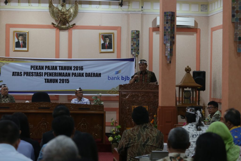 DPPKAD KOTA CIREBON BERIKAN APRESIASI KEPADA PELAKU TAAT PAJAK