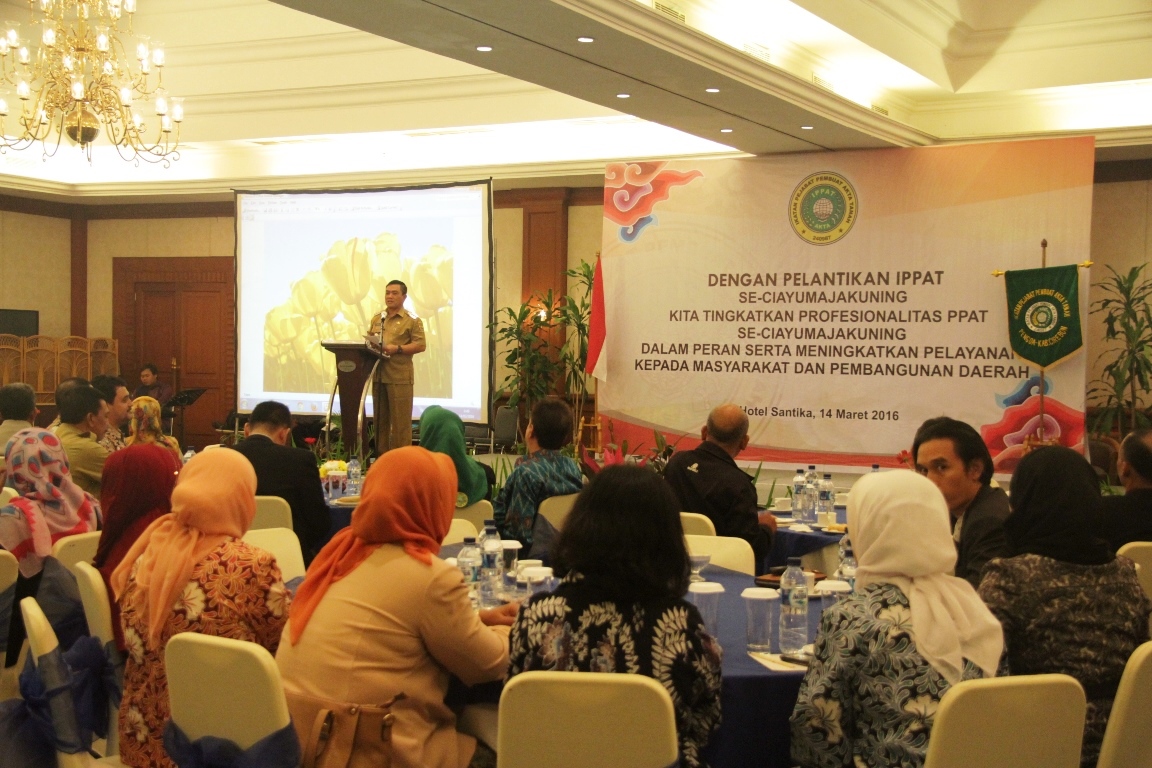 Walikota Hadiri Pelantikan IPPAT Se-Ciayumajakuning